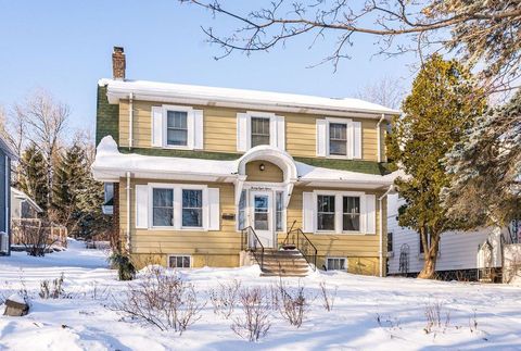 Photo of 2815 E 2nd St, Duluth, MN 55812 (MLS # 6123482)