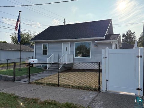 Tiny photo for 815 7th St, Two Harbors, MN 55616 (MLS # 6127441)