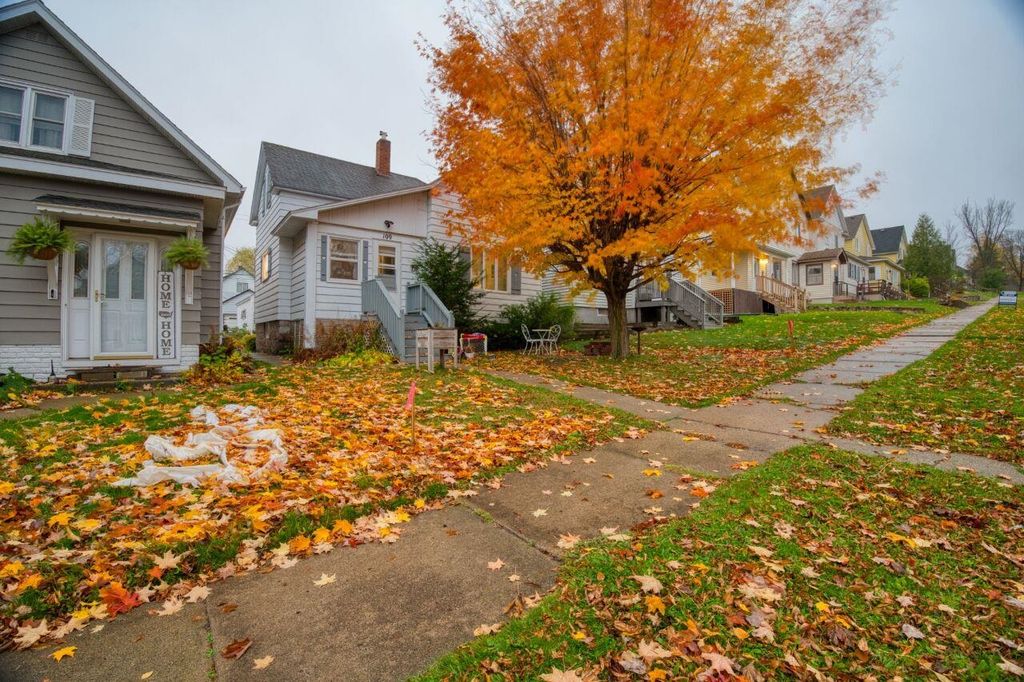 Photo for 109 W Wisconsin Ave, Gilbert, MN 55741 (MLS # 6122654)