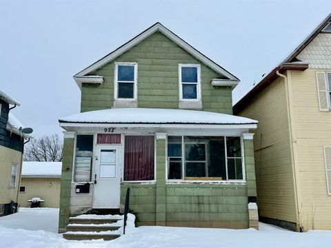 Photo of 922 S 5th Ave, Virginia, MN 55792 (MLS # 6123390)