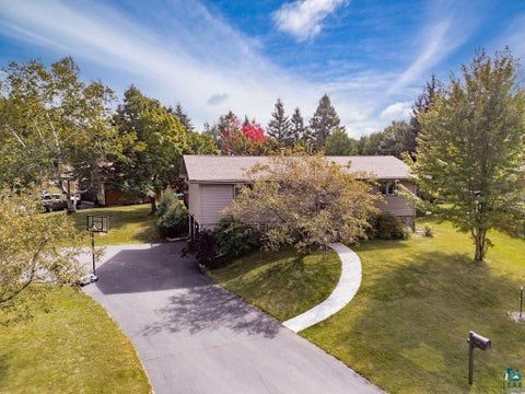 Photo of 2102 N Robin Ave, Duluth, MN 55811 (MLS # 6128108)