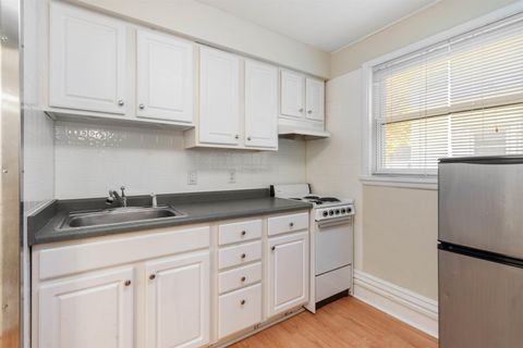 Tiny photo for 1211 E 1st St, Duluth, MN 55805 (MLS # 6122443)