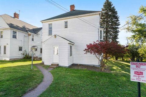 Tiny photo for 1211 E 1st St, Duluth, MN 55805 (MLS # 6122443)
