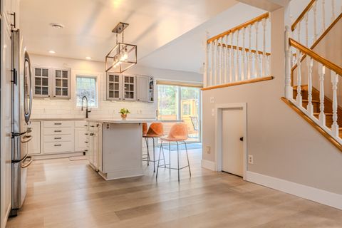 Tiny photo for 1123 Valley Dr, Duluth, MN 55804 (MLS # 6122769)