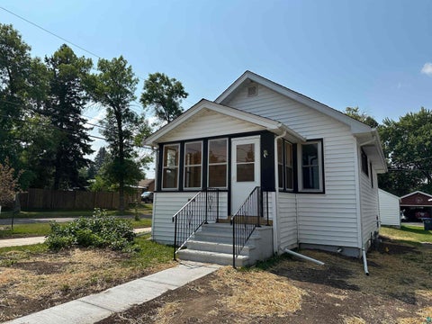 Photo of 1401 104th Ave W AVE, Duluth, MN 55808 (MLS # 6127552)