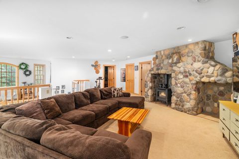 Tiny photo for 5616 McQuade Rd, Duluth, MN 55804 (MLS # 6123595)