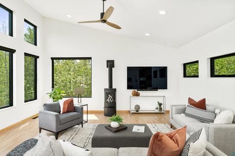 Tiny photo for 814 Pleasant View Rd, Duluth, MN 55803 (MLS # 6126881)