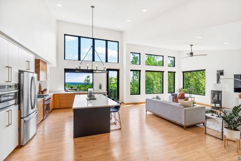 Tiny photo for 814 Pleasant View Rd, Duluth, MN 55803 (MLS # 6126881)