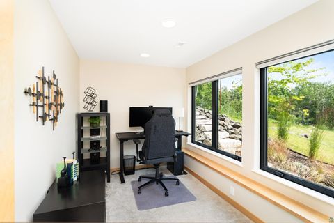 Tiny photo for 814 Pleasant View Rd, Duluth, MN 55803 (MLS # 6126881)