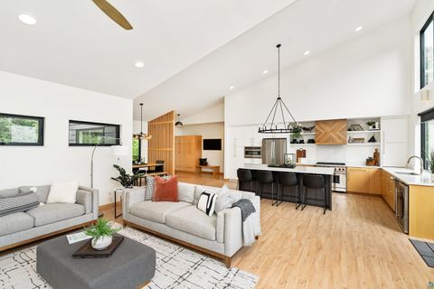Tiny photo for 814 Pleasant View Rd, Duluth, MN 55803 (MLS # 6126881)