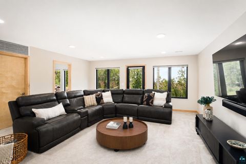 Tiny photo for 814 Pleasant View Rd, Duluth, MN 55803 (MLS # 6126881)