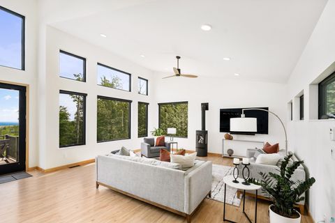 Tiny photo for 814 Pleasant View Rd, Duluth, MN 55803 (MLS # 6126881)