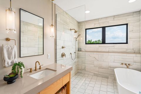 Tiny photo for 814 Pleasant View Rd, Duluth, MN 55803 (MLS # 6126881)