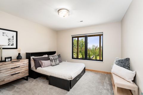 Tiny photo for 814 Pleasant View Rd, Duluth, MN 55803 (MLS # 6126881)
