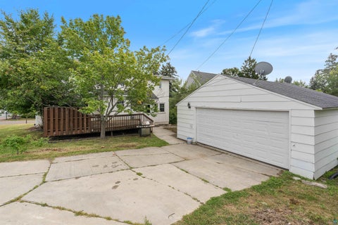 Tiny photo for 2337 E 8th St, Duluth, MN 55803 (MLS # 6127626)