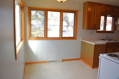 Tiny photo for 138 Artavia St, Duluth, MN 55811 (MLS # 6126466)