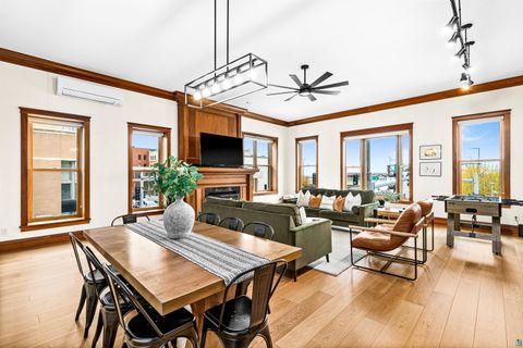 Tiny photo for 1 N Lake Ave, Duluth, MN 55805 (MLS # 6125187)