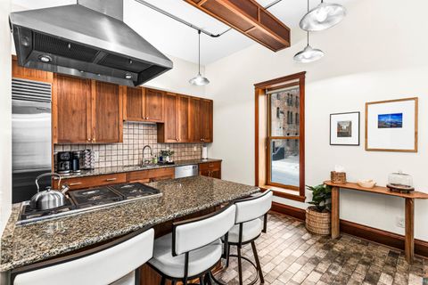 Tiny photo for 1 N Lake Ave, Duluth, MN 55805 (MLS # 6125187)