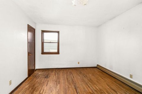 Tiny photo for 101 Hays Cr, Silver Bay, MN 55614 (MLS # 6122934)