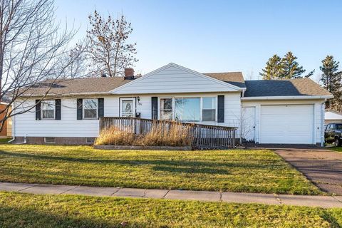 Tiny photo for 101 Hays Cr, Silver Bay, MN 55614 (MLS # 6122934)