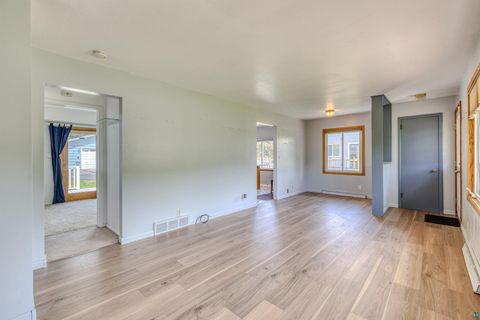 Tiny photo for 2113 Hutchinson Rd, Duluth, MN 55811 (MLS # 6126152)