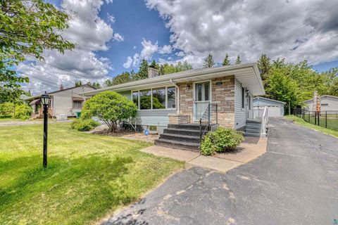 Photo of 2113 Hutchinson Rd, Duluth, MN 55811 (MLS # 6126152)