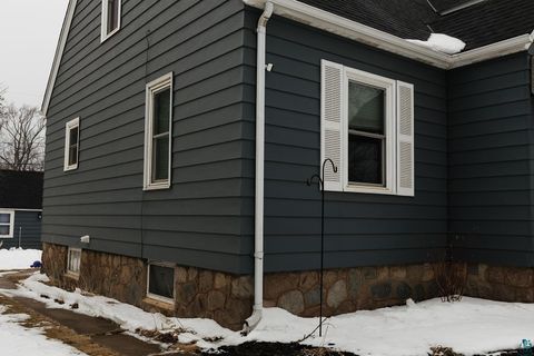 Tiny photo for 1125 Minnesota St, Hibbing, MN 55746 (MLS # 6124191)