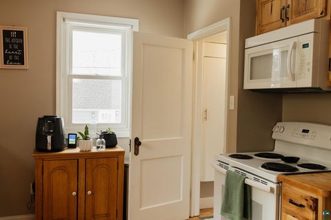 Tiny photo for 1125 Minnesota St, Hibbing, MN 55746 (MLS # 6124191)