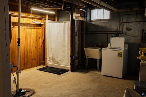 Tiny photo for 1125 Minnesota St, Hibbing, MN 55746 (MLS # 6124191)