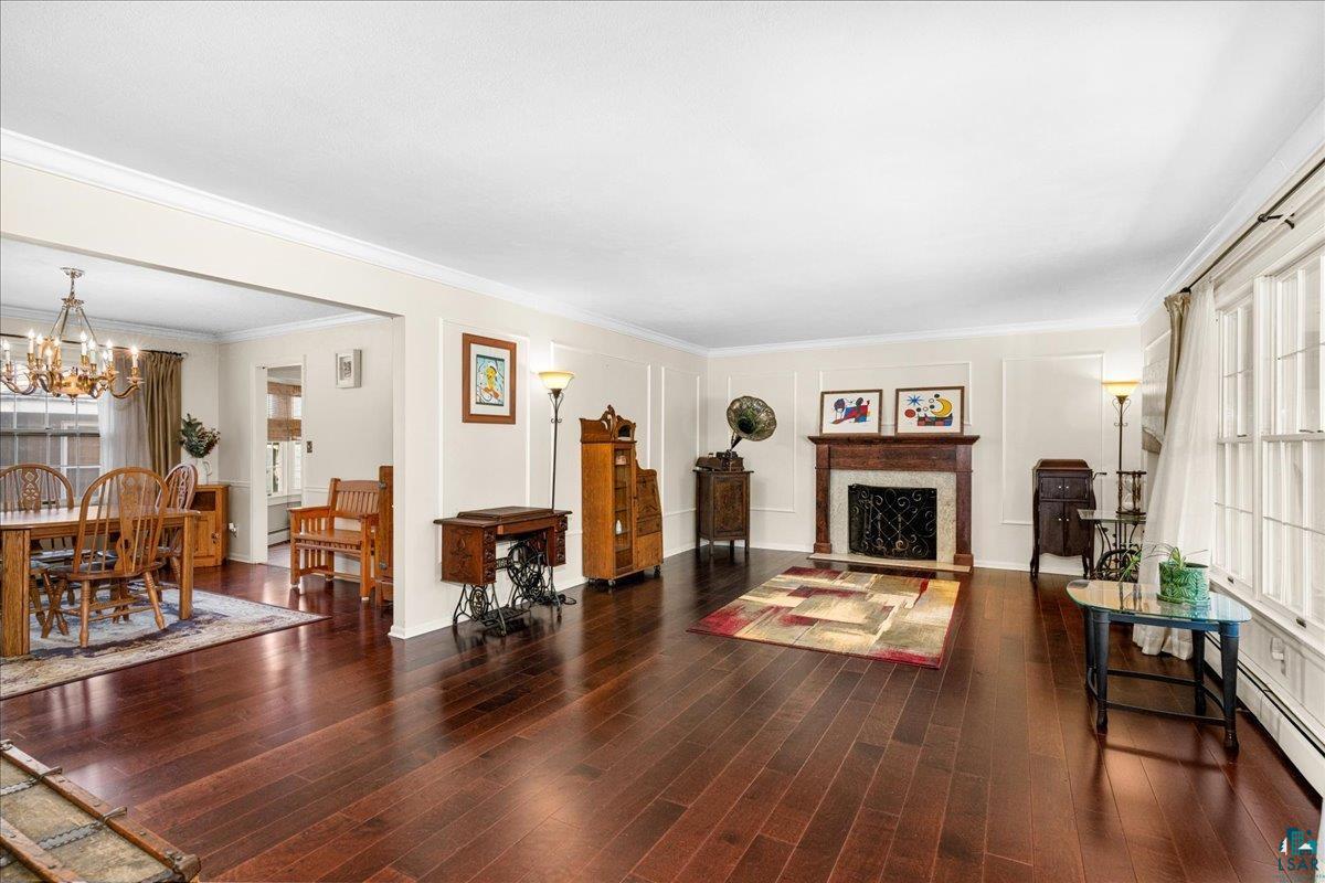 2611 Cumming Ave