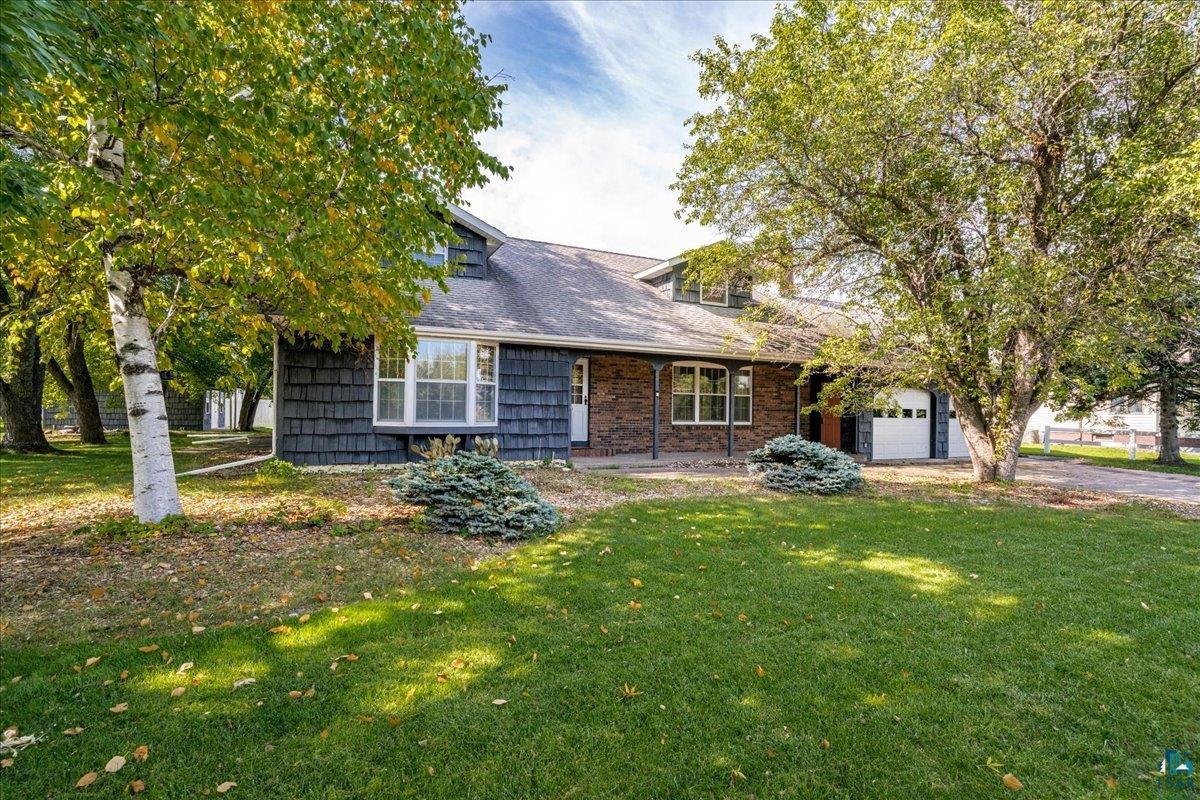 2611 Cumming Ave