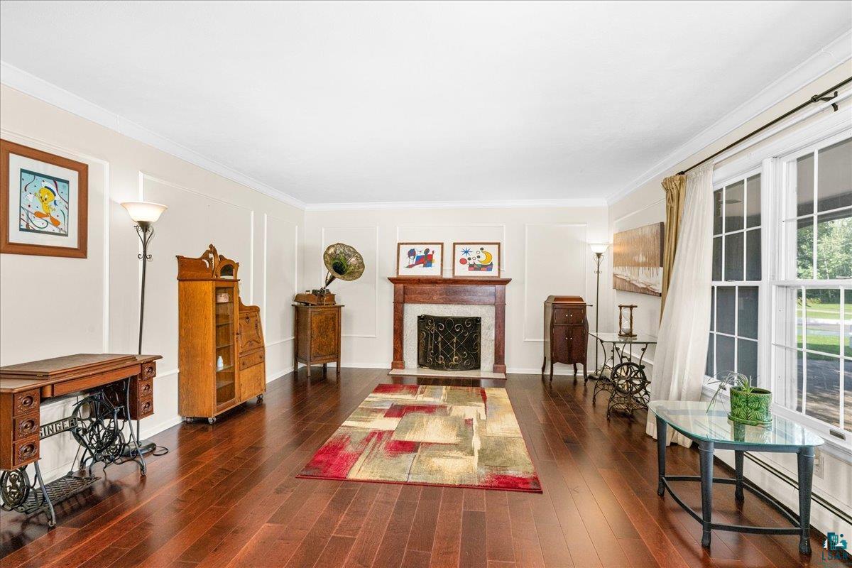 2611 Cumming Ave