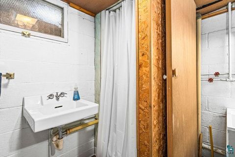 Tiny photo for 335 W Winona St, Duluth, MN 55803 (MLS # 6124859)