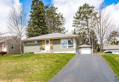 Tiny photo for 335 W Winona St, Duluth, MN 55803 (MLS # 6124859)