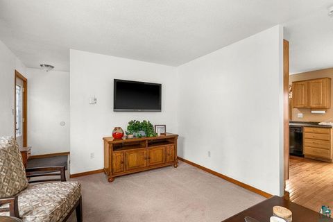 Tiny photo for 517 N Arlington Ave, Duluth, MN 55811 (MLS # 6124906)
