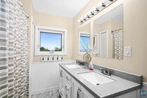 Tiny photo for 410 E 7th St, Duluth, MN 55805 (MLS # 6127116)