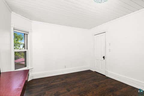 Tiny photo for 410 E 7th St, Duluth, MN 55805 (MLS # 6127116)