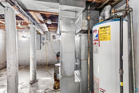 Tiny photo for 29 W Ideal St, Duluth, MN 55811 (MLS # 6123857)