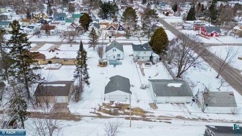 Tiny photo for 411 NW 9th St, Chisholm, MN 55719 (MLS # 6124131)