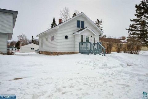 Photo of 411 NW 9th St, Chisholm, MN 55719 (MLS # 6124131)