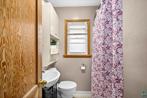 Tiny photo for 177 W Austin St, Duluth, MN 55803 (MLS # 6126233)