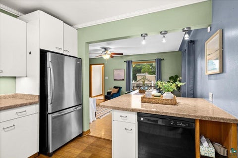 Tiny photo for 177 W Austin St, Duluth, MN 55803 (MLS # 6126233)