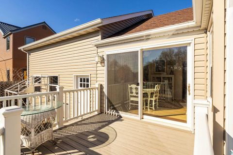 Tiny photo for 1611 S Lake Ave, Duluth, MN 55802 (MLS # 6124850)