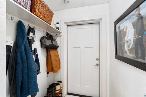 Tiny photo for 1611 S Lake Ave, Duluth, MN 55802 (MLS # 6124850)