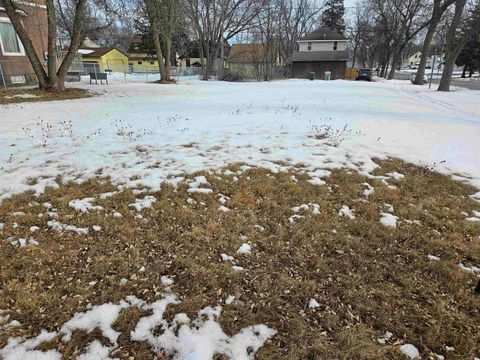 Photo of 2724 2nd Ave E, Hibbing, MN 55746 (MLS # 6123702)