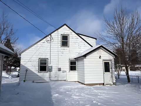 Tiny photo for 511 3rd St NE St, Chisholm, MN 55719 (MLS # 6123388)