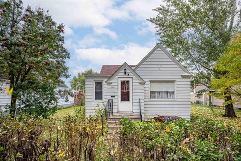 Photo of 1909 Wisconsin Ave, Superior, WI 54880 (MLS # 6128465)