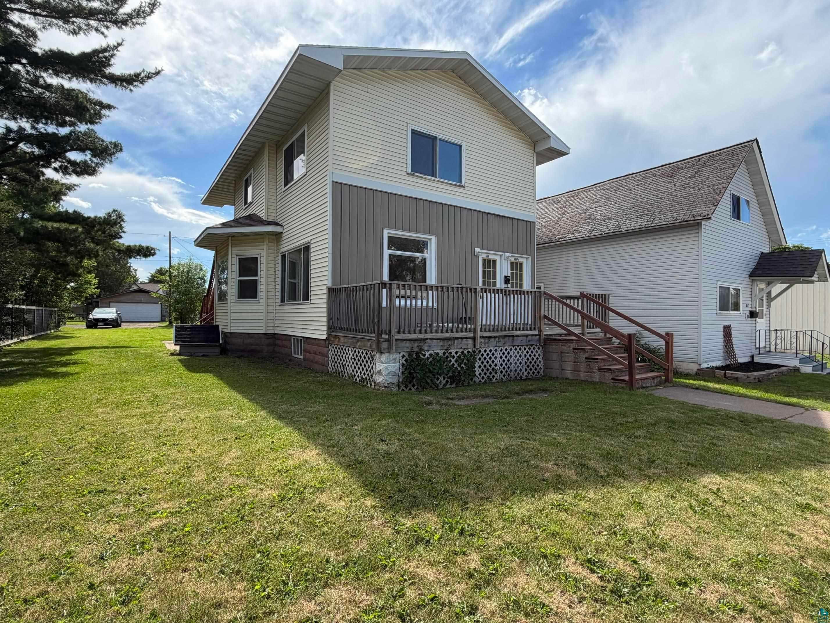 609 10th Ave W