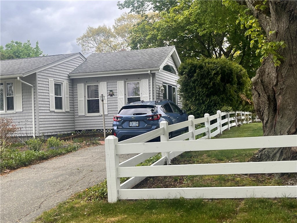 12 Willow Tree Road