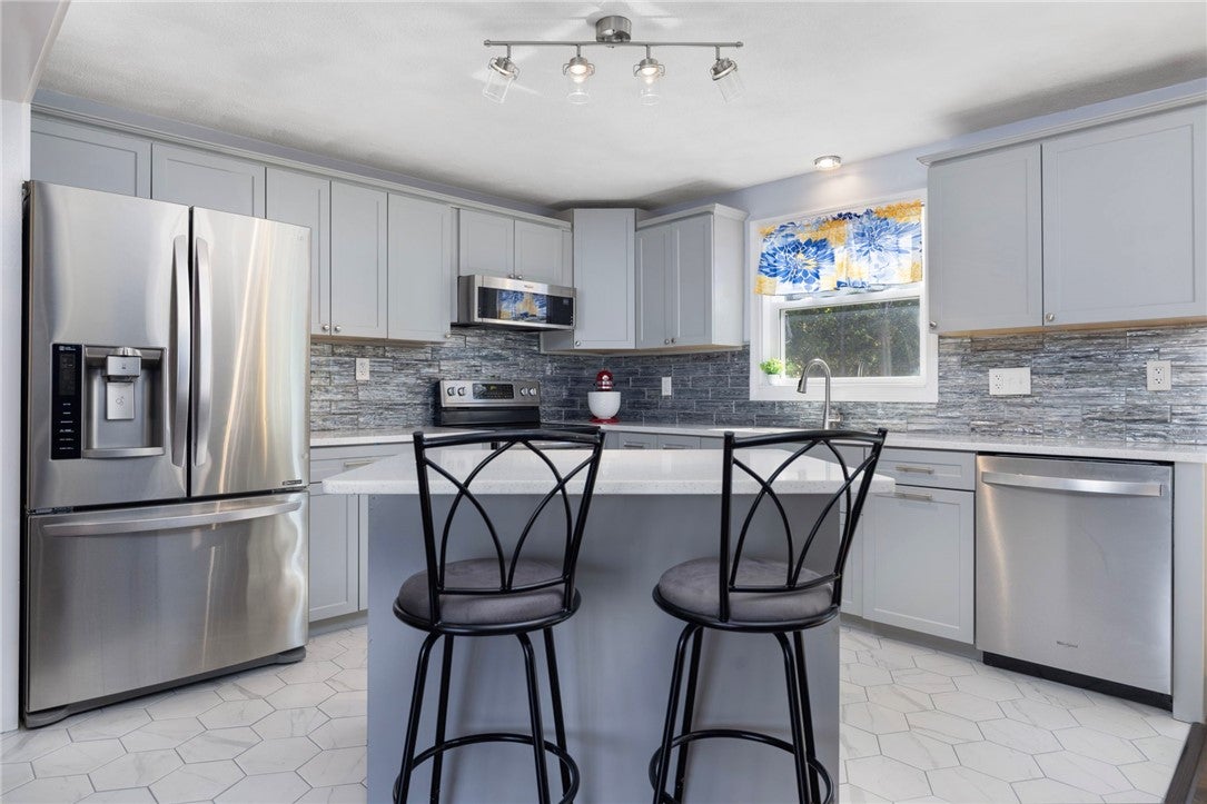 16 Aurelia Drive